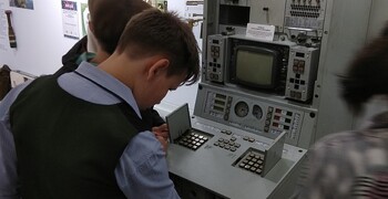 Лицеисты вышли на эк­скур­сию в му­зей Кировского за­во­да «Ма­як»
