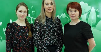 В весенний женский день 8 Марта трём педагогам лицея вручили награды за труд!